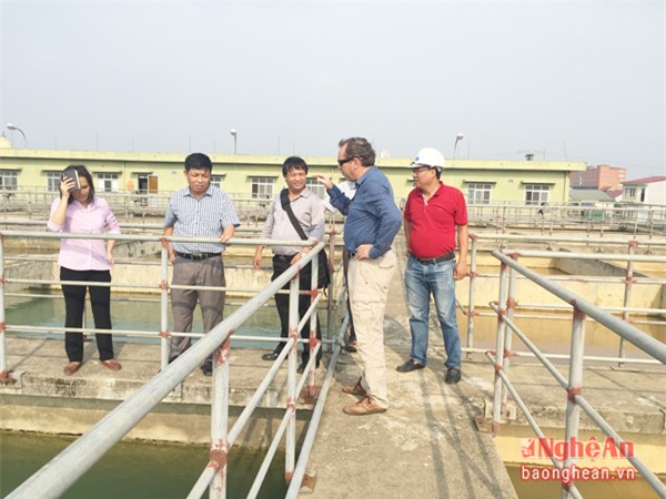 Trao đổi kinh nghiệm trong quản lý công trình cấp nước đô thị  tại Nhà máy nước Hưng Vĩnh (TP. Vinh).