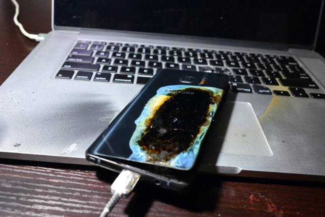 Chiếc Galaxy Note 7 bị bốc cháy làm ảnh hưởng đến MacBook và gây chấn thương cho Hui