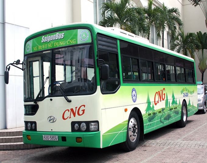 Những chiếc xe buýt mới này chạy bằng khí thiên nhiên được nén ở áp suất cao góp phần giảm ô nhiễm môi trường.