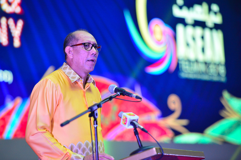 Bộ trưởng Thông tin Truyền thông Brunei Dato Mustappa Sirat phát biểu 