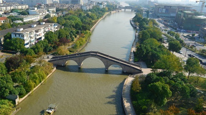 Kênh đào Đại Vận Hà của Trung Quốc (Kinh Hàng Đại Vận Hà) là con kênh đào cổ đại có quy mô vĩ đại nhất trên thế giới.