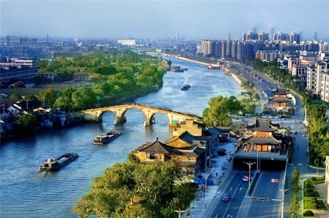 Kênh đào này là huyết mạch chính để vận chuyển lương thực từ lưu vực sông Dương Tử tới Bắc Kinh.