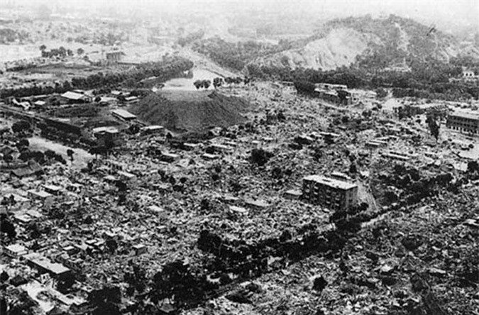 Đường Sơn đại địa chấn (tức: trận động đất lớn ở Đường Sơn, Trung Quốc) hôm 28/7/1976 là nguyên nhân gây nên cái chết của 240.000 người