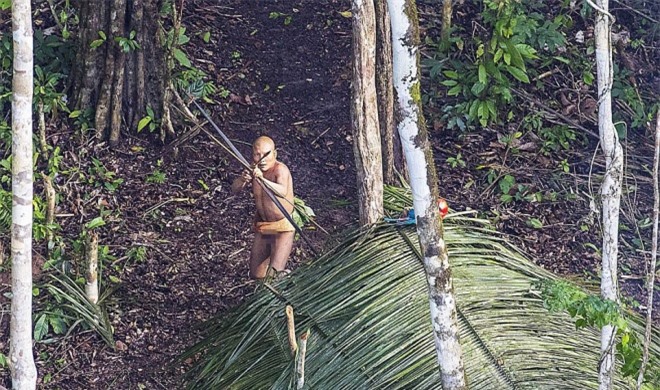 Bộ lạc sống nguyên thủy ở rừng Amazon mới được phát hiện