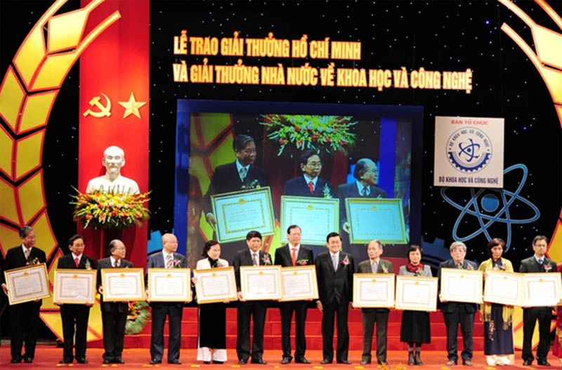 Lễ trao giải thưởng Hồ Chí Minh; giải thưởng Nhà nước về khoa học và công nghệ đợt 4.