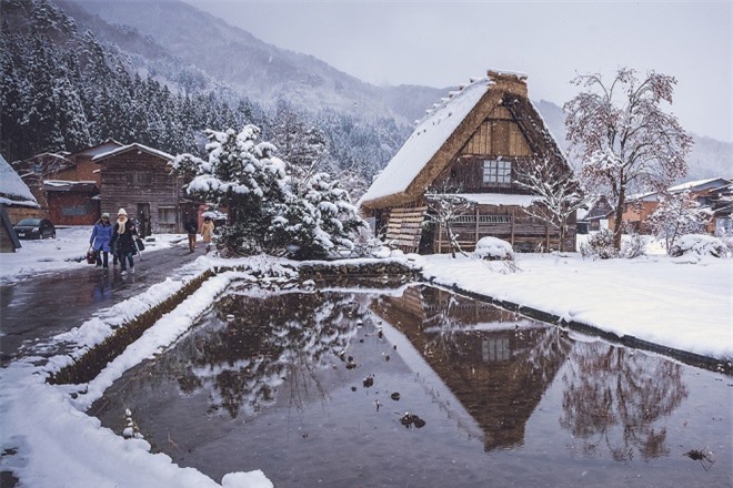 Ngôi làng cổ tích ở Nhật ngập trong tuyết trắng