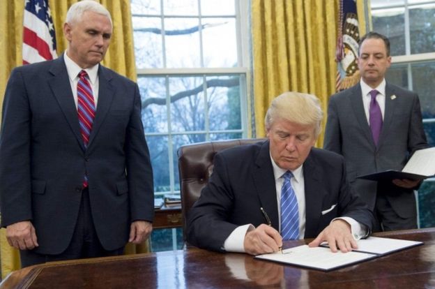 Tân Tổng thống Mỹ Donald Trump ký sắc lệnh chính thức rút khỏi TPP theo cam kết lúc tranh cử