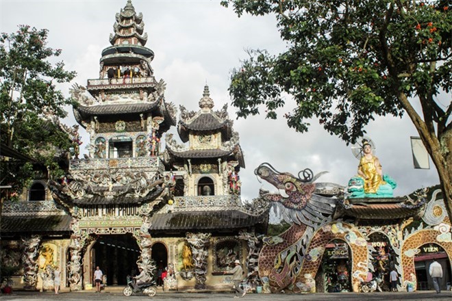 Ngôi chùa độc đáo khó bỏ qua khi đến đón Tết ở Đà Lạt hình ảnh 1 Ngoi chua doc dao kho bo qua khi den don Tet o Da Lat hinh anh 1