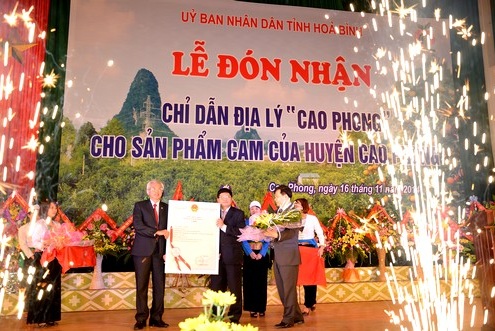 Lễ đón nhận chỉ dẫn địa lý "Cao Phong" cho sản phẩm cam của huyện Cao Phong, Hòa Bình.
