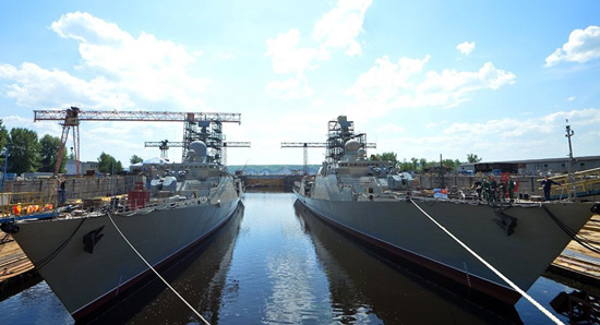   Cặp tàu hộ vệ tên lửa Gepard 3.9 của Việt Nam tại nhà máy đóng tàu Zelenodolsk. Ảnh: Sputnik