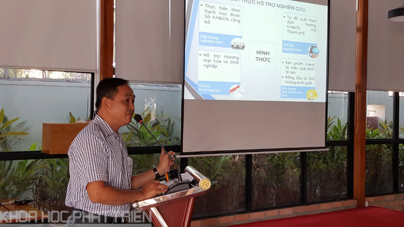 Ông Phạm Văn Xu giới thiệu Chương trình NCKH và Phát triển công nghệ TP.HCM giai đoạn 2016 - 2020
