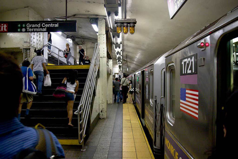 1. Tàu điện ngầm thành phố New York, Mỹ - số trạm: 421.