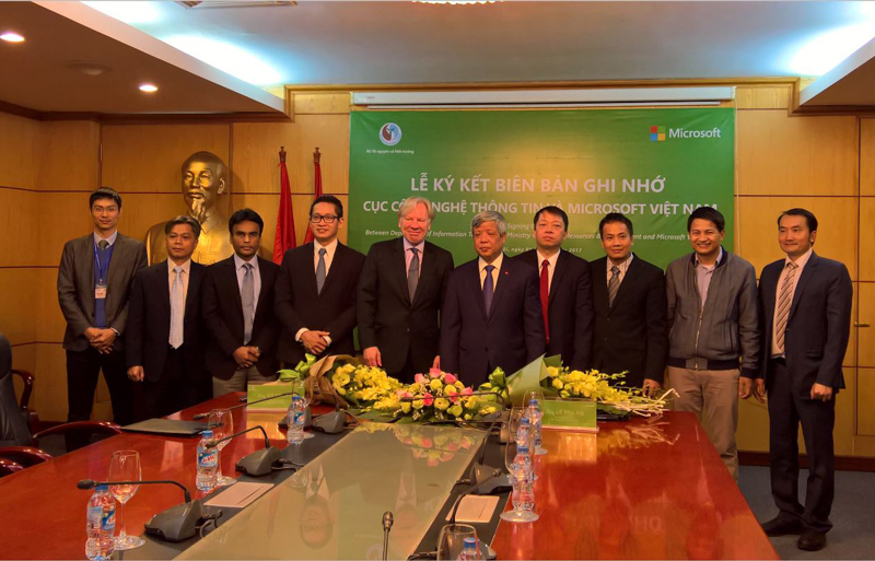 Nhằm hỗ trợ ứng dụng công nghệ thông tin và triển khai các giải pháp công nghệ tiên tiến, Công ty TNHH Microsoft Việt Nam đã ký kết biên bản ghi nhớ với Cục Công nghệ thông tin -Bộ Tài nguyên và Môi trường.
