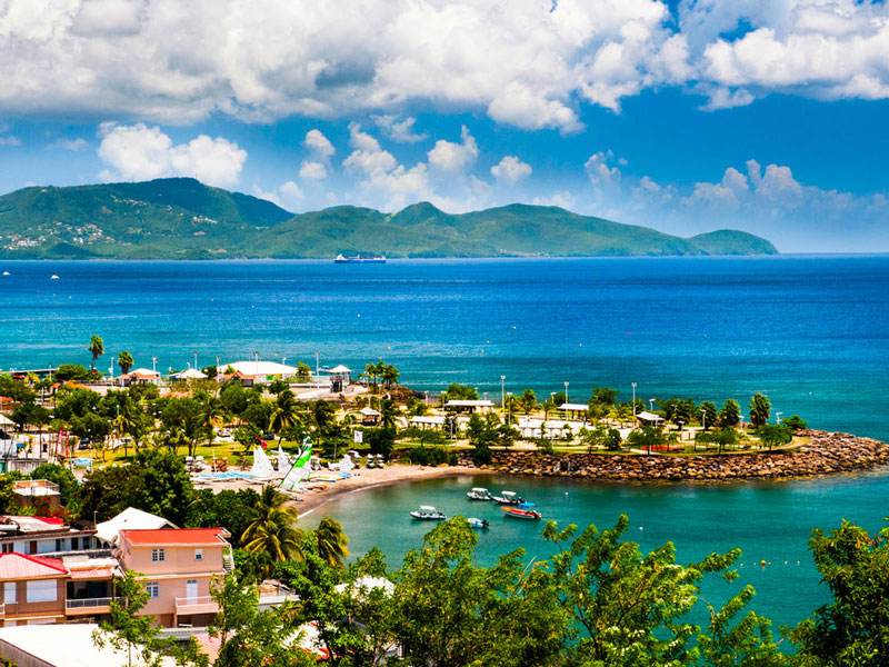 8. Đảo Martinique (vùng lãnh thổ của Pháp) - dân số: 396.364 người.