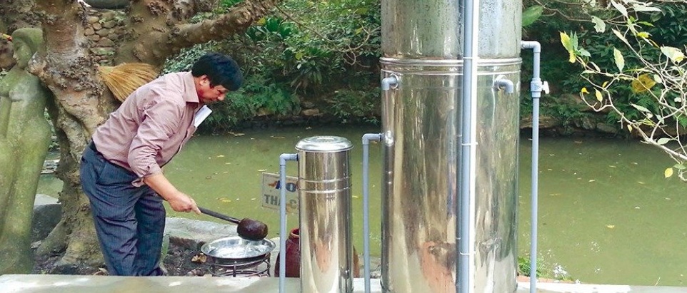 Mô hình máy lọc arsen từ nước ngầm ô nhiễm.