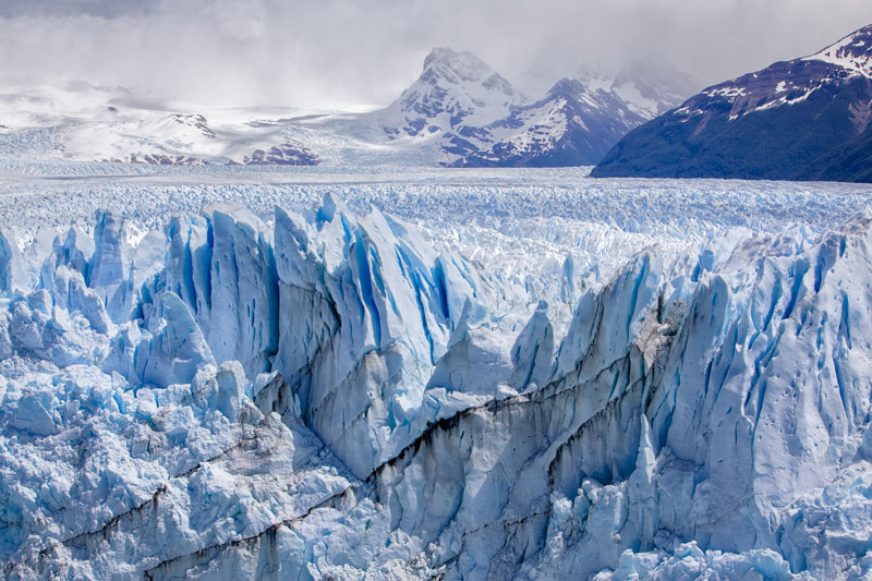5. Vườn quốc gia Los Glaciares. Vườn quốc gia nằm ở tỉnh Santa Cruz, Patagonia của Argentina. Năm 1981, vườn quốc gia này được công nhận là di sản thế giới của UNESCO. Được lập vào năm 1937, đây là vườn quốc gia lớn thứ hai ở Argentina.