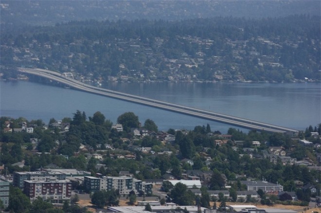Cây cầu nổi trứ danh của bang Seattle
