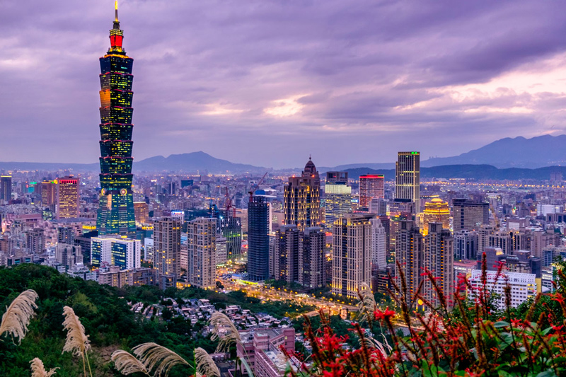7. Thành phố Đài Bắc. Thủ đô của Trung Hoa Dân Quốc và là thành phố trung tâm của một vùng đô thị lớn nhất tại Đài Loan (Trung Quốc). Đài Bắc là trung tâm chính trị, kinh tế, văn hóa của Đài Loan. Nó được coi là một thành phố toàn cầu và là một phần của một vùng kỹ nghệ chính.