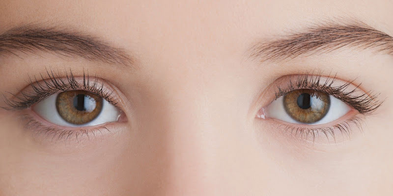 Đôi mắt sáng và đẹp thể hiện một sức khỏe tốt. 