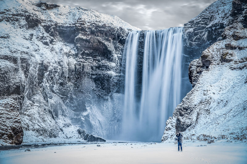 7. Iceland. Khoảng 11% diện tích của đất nước này được bao phủ bởi các sông băng với tổng diện tích lên tới 11.922 km2. Có thời điểm, nhiệt độ ở một số khu vực tại Iceland giảm xuống còn -30 độ C.