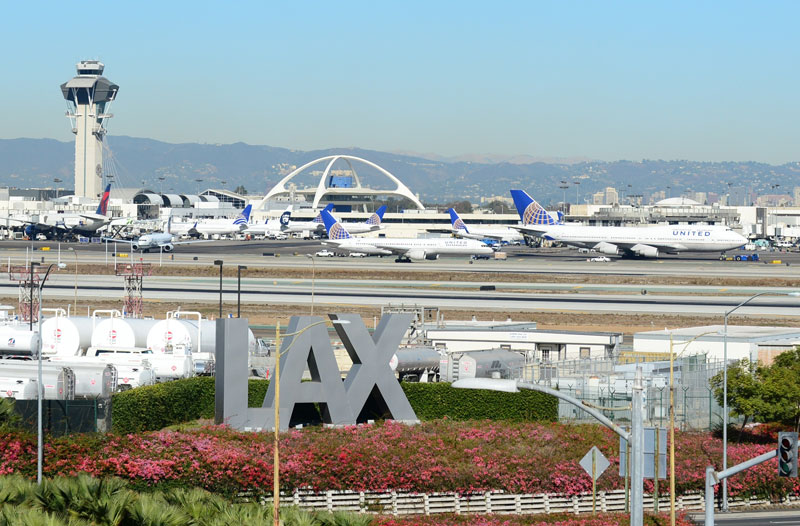 =6. Sân bay quốc tế Los Angeles (Mỹ) - số hành khách: 74,9 triệu/năm.