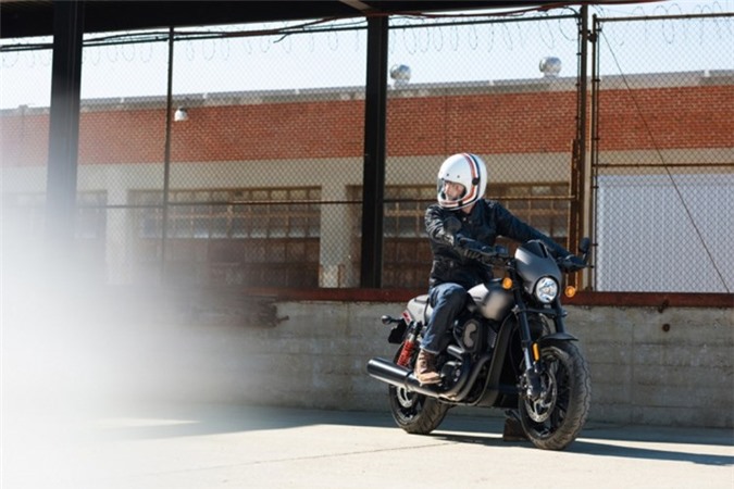 Moto Harley-Davidson Street Rod 750 moi 