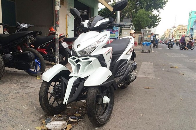 Honda Click do 3 banh nhu sieu moto tai Sai Gon-Hinh-6