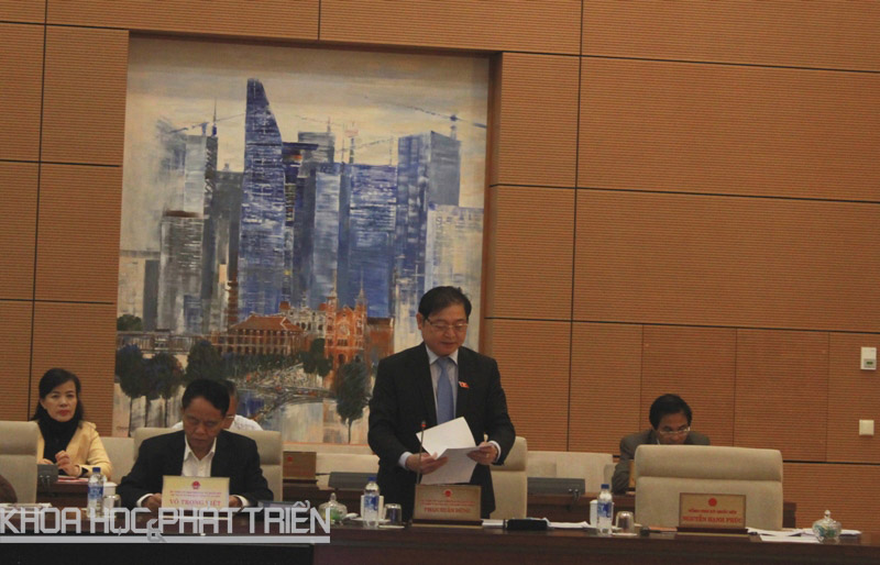Ông Phan Xuân Dũng báo cáo Ủy ban Thường vụ Quốc hội về dự thảo Luật chuyển giao công nghệ (sửa đổi)