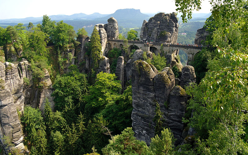 Vào cuối thế kỷ 19, Bastei trở thành địa điểm du lịch hút khách nhất vườn quốc gia Thuỵ Sĩ Saxon (Đức). 