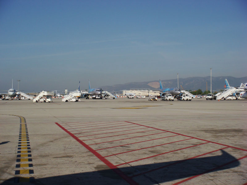 10. Sân bay Barcelona-El Prat (Tây Ban Nha) - số hành khách: 39.711.276 người/năm.