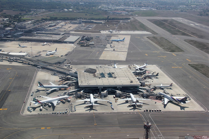 8. Sân bay quốc tế Leonardo da Vinci (Italia) - số hành khách: 40.463.208 người/năm.