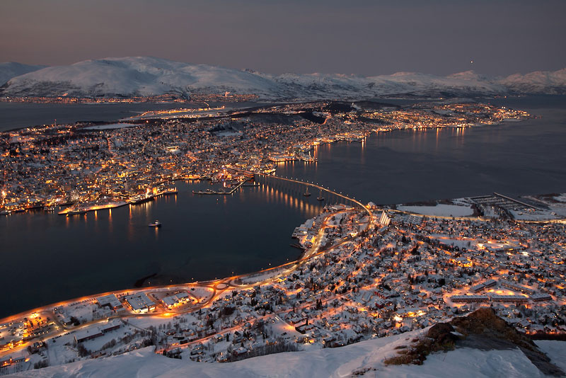 Tromso là thành phố và đô thị ở hạt Tromso, Na Uy. 