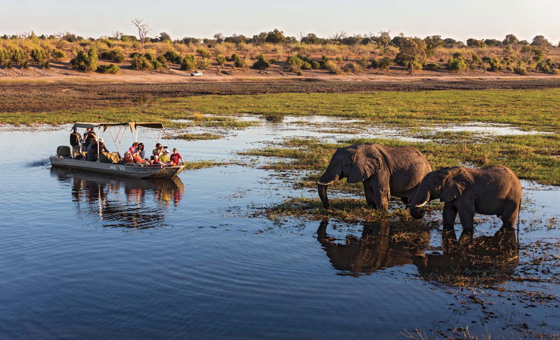 7. Botswana. Quốc gia nằm kín trong lục địa tại Nam Phi. Mảnh đất này nổi tiếng với nhiều danh lam thắng cảnh đẹp như cồn cát màu đỏ, cánh đồng muối lớn nhất thế giới hay những khu bảo tồn động vật hoang dã…