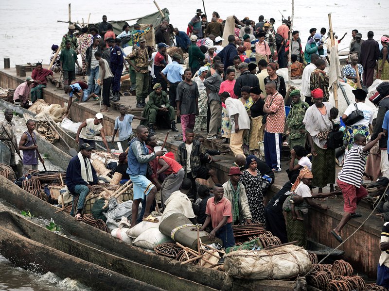 9. Kinshasa. Thủ đô và là thành phố lớn nhất của Cộng hòa Dân chủ Congo. Tuy là thành phố phát triển nhất của quốc gia Trung Phi này, nhưng Kinshasa thường xuyên phải gánh chịu xung đột sắc tộc. 
