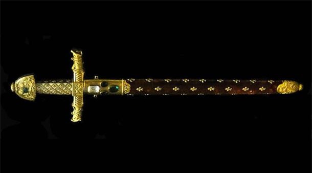 10 thanh kiếm lừng danh trong lịch sử cổ đại - anh 1