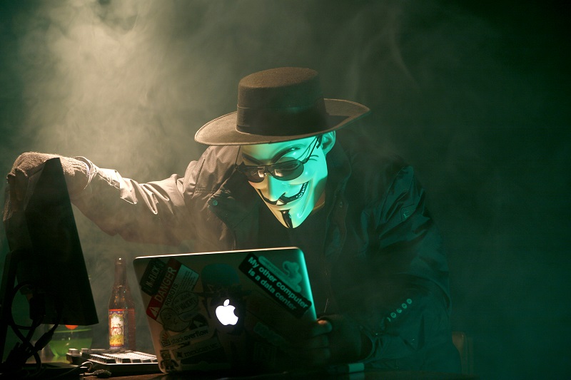 Apple đang phải đối mặt với một nhóm hacker đánh cắp hàng trăm triệu thông tin đăng nhập người dùng.