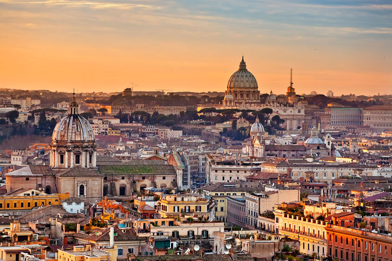 1. Rome. Là Thủ đô và là thành phố đông dân nhất Italia. Rome trải dài hơn 2.500 năm lịch sử. Đây từng là Thủ đô của Vương quốc La Mã, Cộng hòa La Mã và Đế quốc La Mã. Thành phố này thường xuyên góp mặt trong top 15 thành phố có nhiều du khách viếng thăm nhất thế giới.