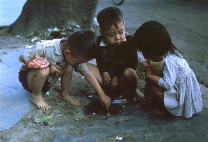 Anh mau doc ve tre em mien Nam, Trung truoc 1975-Hinh-13