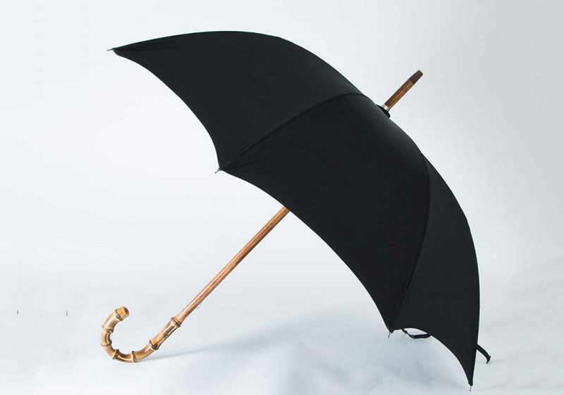 6. Maglia Francesco Cherry Wood Umbrellas - giá: 495 USD (tương đương 11,21 triệu đồng).