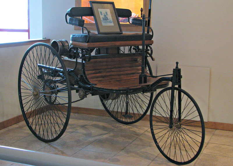 5. Benz Patent-Motorwagen (1886 ).