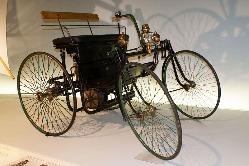 7. 1889 Daimler-Maybach Stahlradwagen).