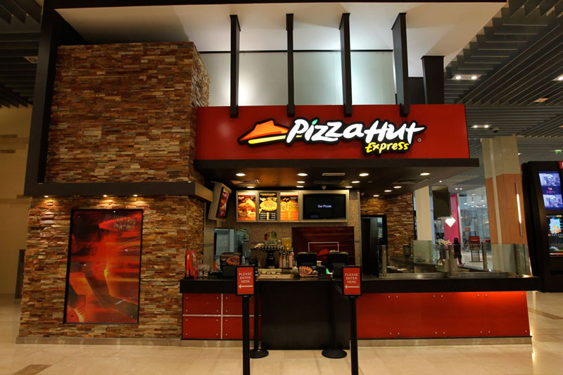6. Pizza Hut (Mỹ) - số cửa hàng: 13.728.