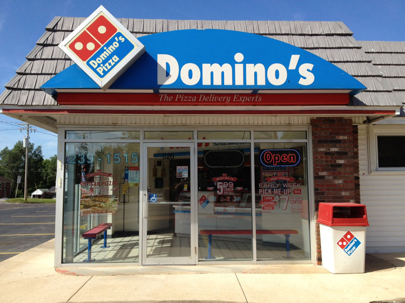 8. Pizza Domino (Mỹ) - số cửa hàng: 10.988.