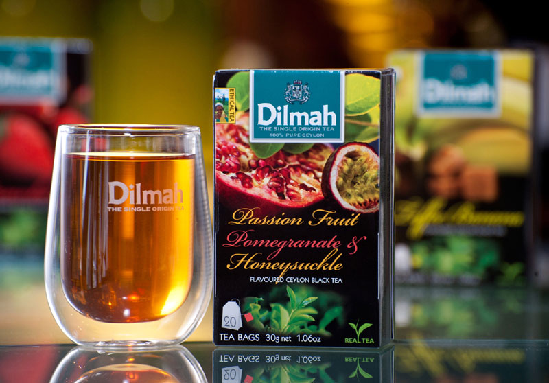 6. Dilmah. Thương hiệu trà được thành lập năm 1974 ở Sri Lanka. Ngày nay, thương hiệu này đang phục vụ và bán ở hơn 92 quốc gia trên thế giới. Trà xanh và trà đen của hãng này nổi tiếng thế giới là thơm ngon.