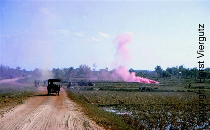 Mien Nam Viet Nam nam 1965 - 1966 trong anh cuu binh My-Hinh-10