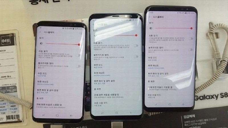 Một vài sản phẩm Galaxy S8, S8 Plus tại thị trường Hàn Quốc bị mắc lỗi ám đỏ màn hình.