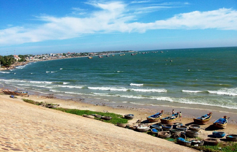 Vùng đất Phan Thiết - Bình Thuận với bờ biển trải dài. Ảnh: Đặc sản Phan Thiết.