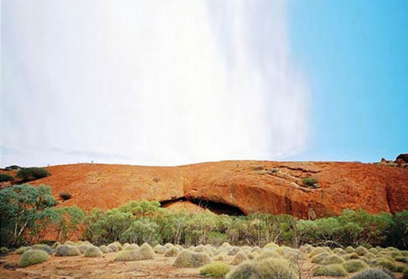10. Mamungkukumpurangkuntjunya (26 ký tự). Là một ngọn đồi nằm ở phía Nam Australia. Cái tên này bắt nguồn từ ngôn ngữ Pitjantjatjara.