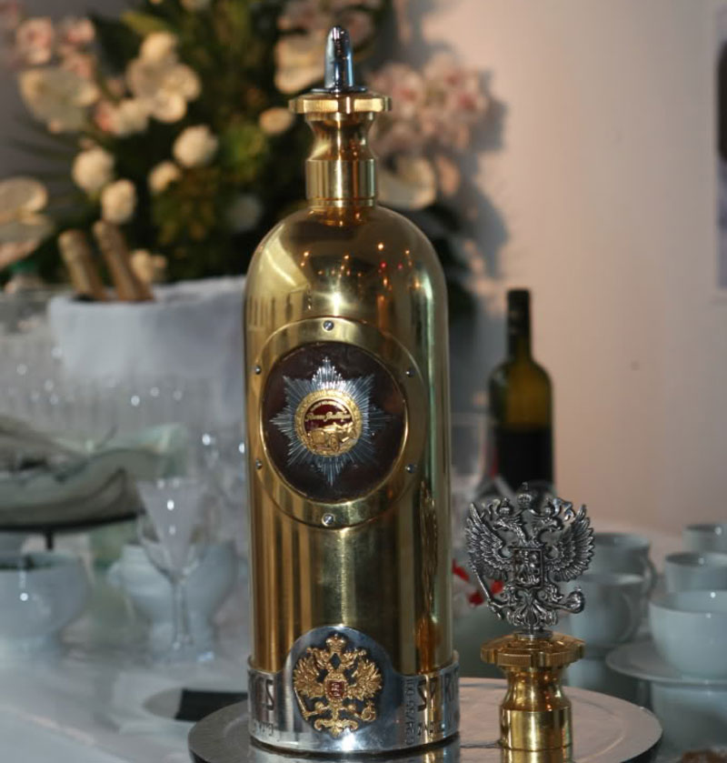 4. Russo-Baltique Vodka 2011. Giá: 735.000 USD/chai - tương đương 16,677 tỷ đồng.