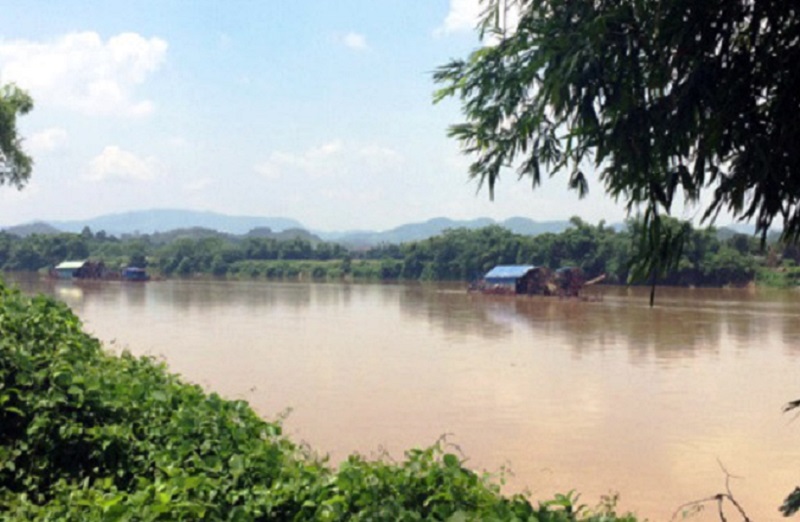Sông Hồng đoạn qua huyện Văn Yên, tỉnh Yên Bái. Ảnh: Báo Mới.